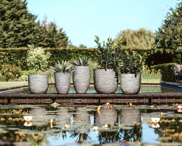 Capi Europe Květináč kulatý Rib NL, Capi, průměr 35 cm, výška 34 cm, recyklovatelná PE směs, barva anthracite