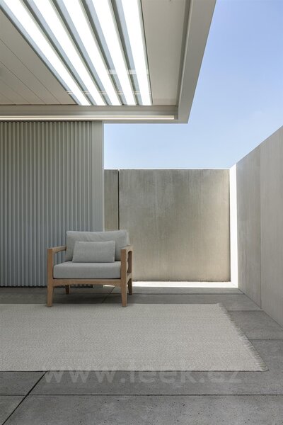 Limited Edition Venkovní koberec Poolside, Limited Edition, obdélníkový 200x250 cm, lem dle specifikace, barva dle vzorníku