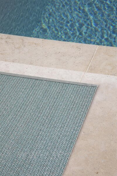 Limited Edition Venkovní koberec Poolside, Limited Edition, obdélníkový 200x250 cm, lem dle specifikace, barva dle vzorníku