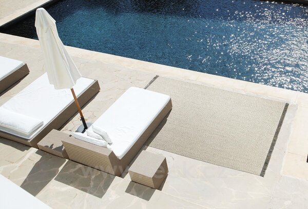 Limited Edition Venkovní koberec Poolside, Limited Edition, obdélníkový 200x250 cm, lem dle specifikace, barva dle vzorníku