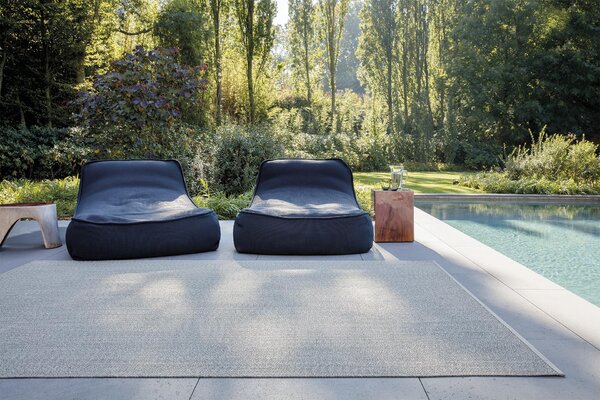 Limited Edition Venkovní koberec Poolside, Limited Edition, obdélníkový 200x250 cm, lem dle specifikace, barva dle vzorníku