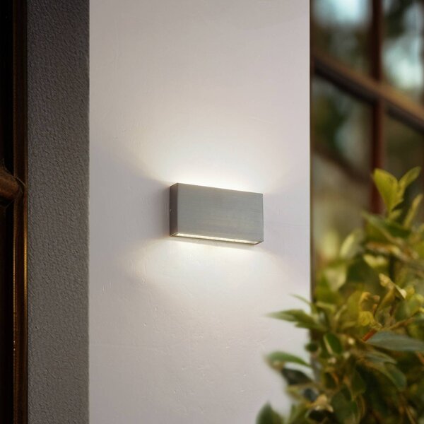 Lindby LED venkovní nástěnné svítidlo Jarte, stříbrná, kov, 17 cm, IP54, Chrom / stříbro, Hliník, Moderní