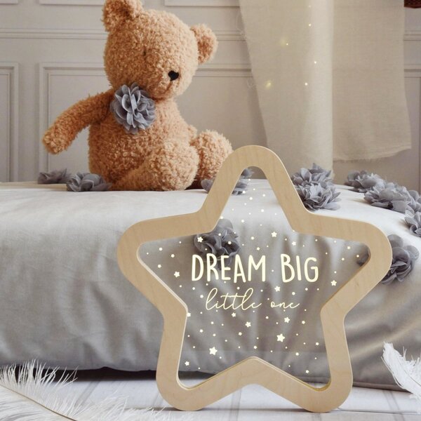 Dřevěná lampa - hvězda s nápisem "Dream big little one"