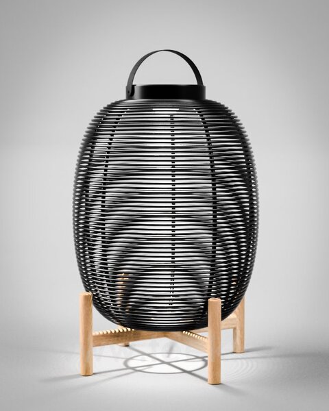 Vincent Sheppard Venkovní solární LED lampa Tika s teakovou podnoží, Vincent Sheppard, Ø47x69 cm, umělý ratan barva black