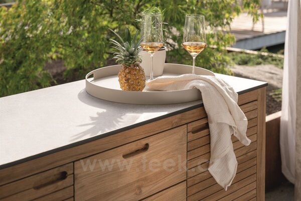 Stern Venkovní skříň - příborník s kolečky Elma, Stern, 150x58x88 cm, rám teak, deska HPL, quartz