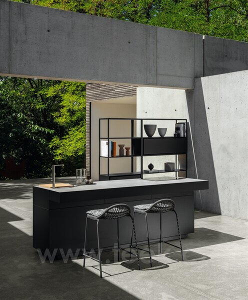 Talenti Kuchyňský modul s plynovým grilem, dřezem a pracovní deskou Tikal, Talenti, 240x60x90 cm, černá lakovaná dvířka, keramická deska světle šedá
