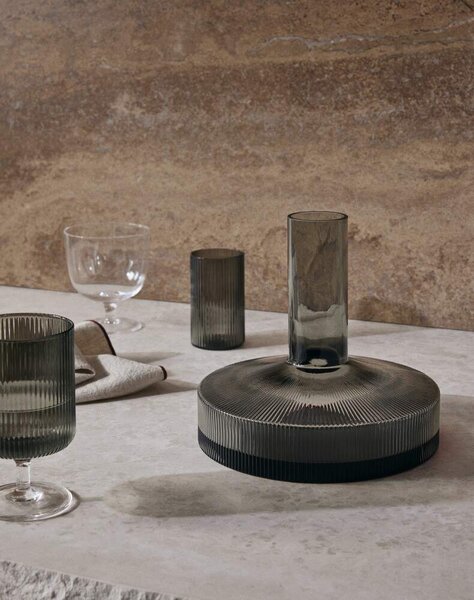 Ferm Living Karafa na víno Ripple, smoked grey