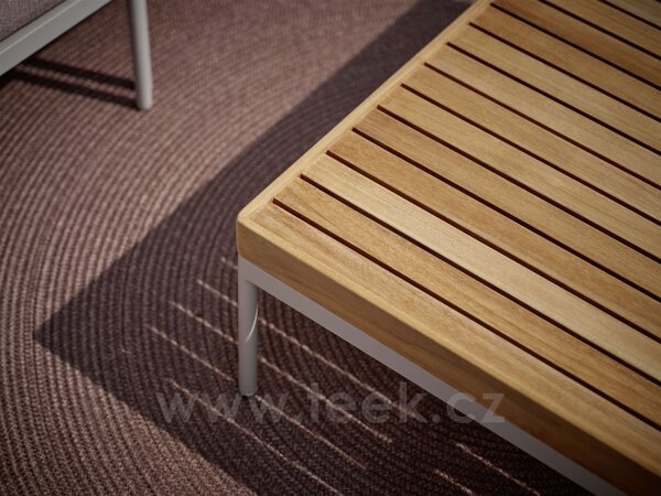 Stern Konferenční stolek větší Coco, Stern, čtvercový 80x80x40 cm, rám hliník Greige, deska teak