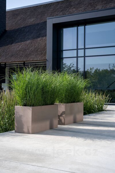 Pottery Pots Venkovní květináč obdélníkový Jort M, Taupe (barva béžová taupe) kolekce Natural, kompozit Fiberstone, d 100 cm x š 40 cm x v 50 cm, objem cca 200 l