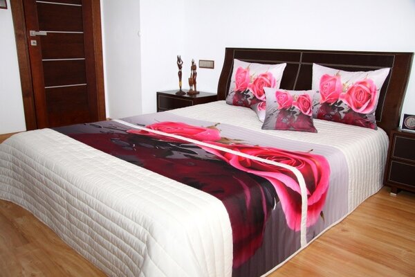 Přehoz na postel bílé barvy s motivem růžové růže Šířka: 220 cm | Délka: 240 cm
