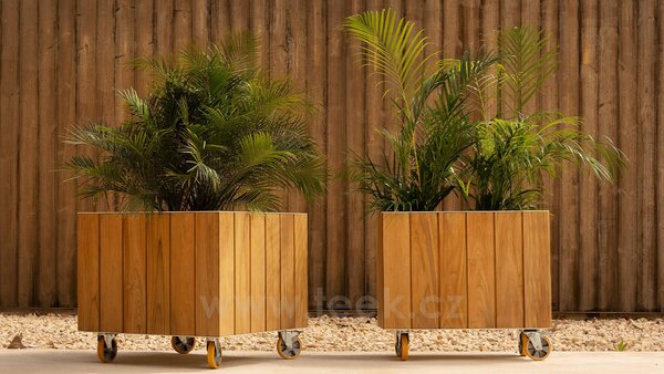 Vondom Květináč na kolečkách Vineyard, Vondom, obdélníkový 80x53x71 cm, lakovaný hliník, teak natural, barevné provedení dle vzorníku