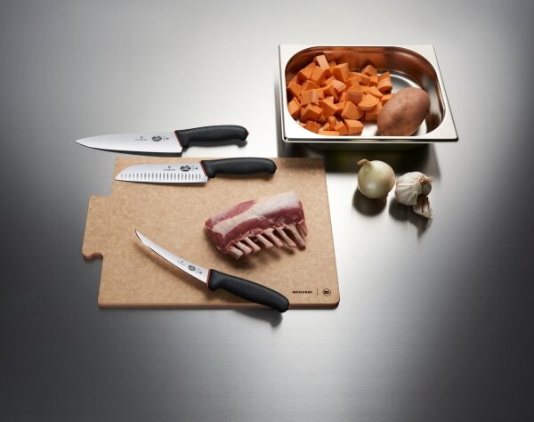 Victorinox - Kuchyňský nůž vykosťovací DUAL GRIP 15 cm černá