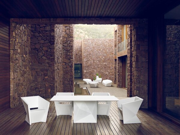 Vondom Jídelní stůl Faz, Vondom, 200x100x74 cm, matt polyethylen barva dle vzorníku, deska HPL barva dle vzorníku