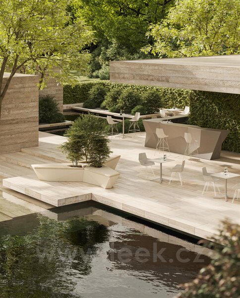Vondom Lavice Faz, Vondom, 85x200x45 cm, matt polyethylen barva dle vzorníku, bez sedáku