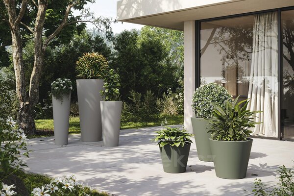 Vondom Květináč Cono Alto, Vondom, kulatý 60x120 cm, matt polyethylen barva dle vzorníku