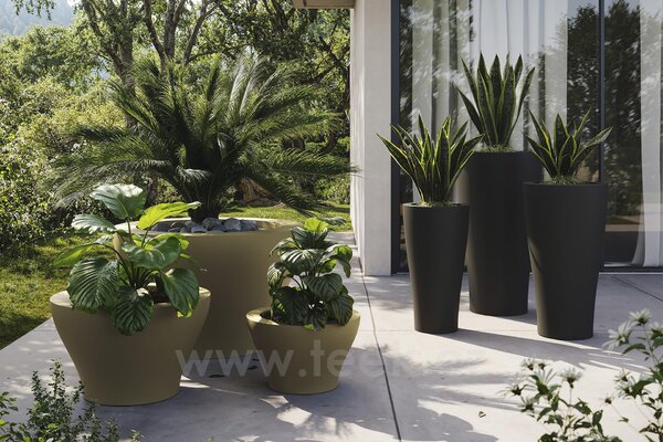 Vondom Květináč Curvada, Vondom, průměr 80 cm, výška 180 cm, matt polyethylen barva dle vzorníku