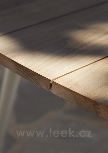 Royal Botania Nízký stůl Styletto, Royal Botania, kulatý 90x50 cm, rám teak, deska teak