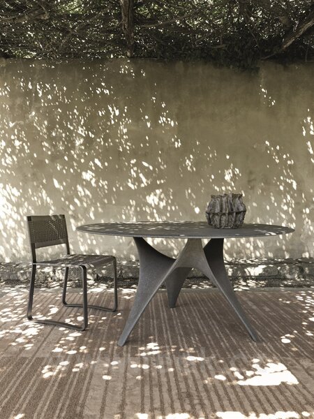 Molteni Jídelní stůl Arc, Molteni kulatý 150x73,5 cm, beton barva dolomite grey