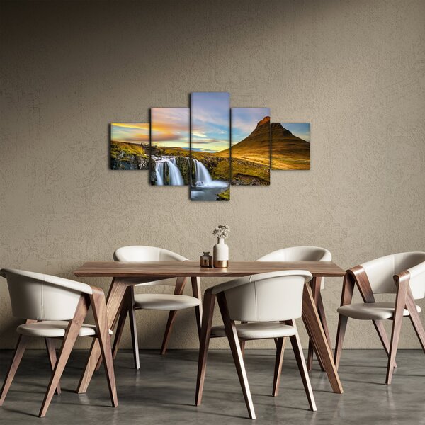 Obraz hory a vodopádů na Islandu (125x70 cm)