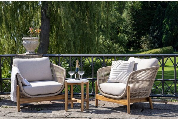 Zahradní set Terracina, 2 křesla a odkládací stolek, béžový plastový výplet a akáciové dřevo – House Nordic
