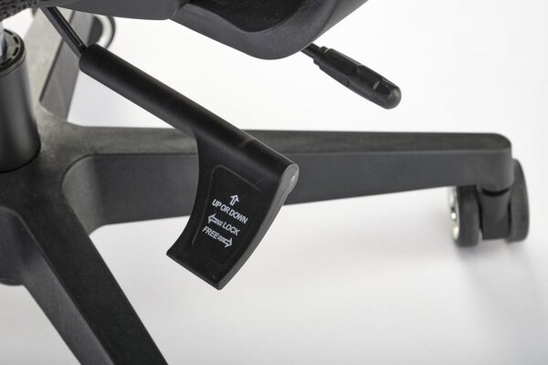 Kancelářská ergonomická židle GOLIAT — síť, černá