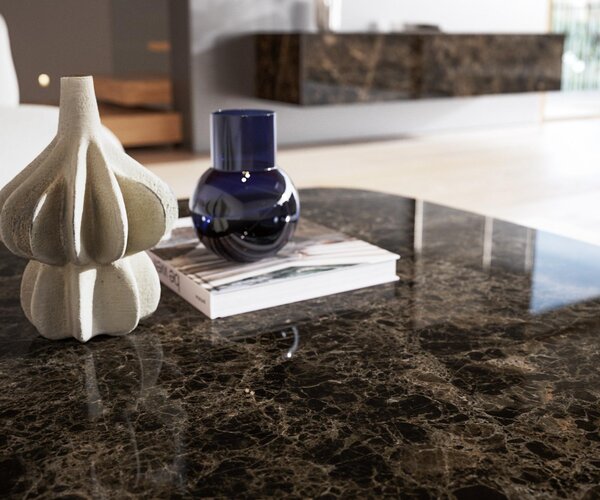 DELIFE Konferenční stolek Edge Boot 90x90 cm keramika Laminam® Emperador Extra Lucidato tmavě hnědá Parabi kov černá