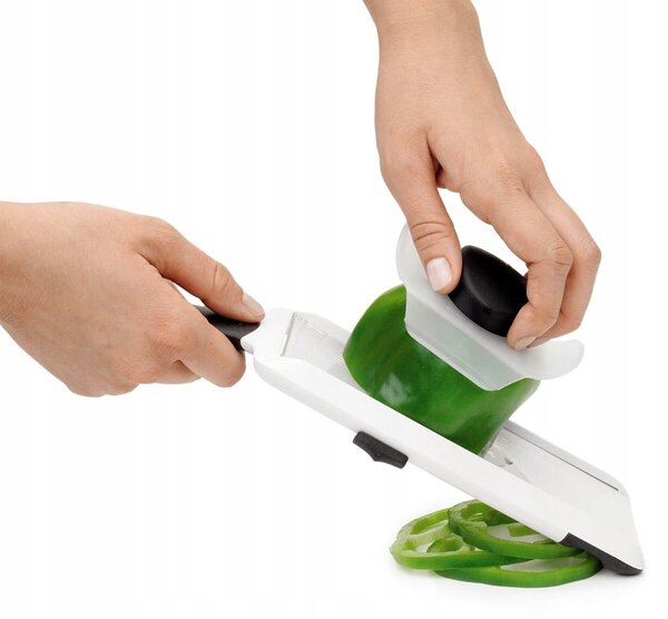 Ruční mandolína OXO Hand-Held Mandoline Slicer černá 1 W