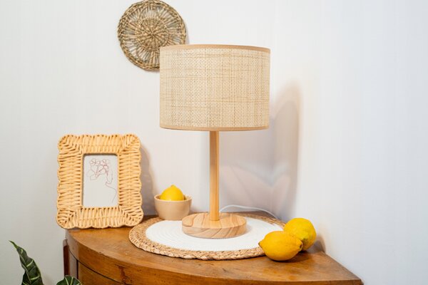 LAMPA STOLNÍ béžová SKANDINÁVSKÁ dřevěná 42 cm