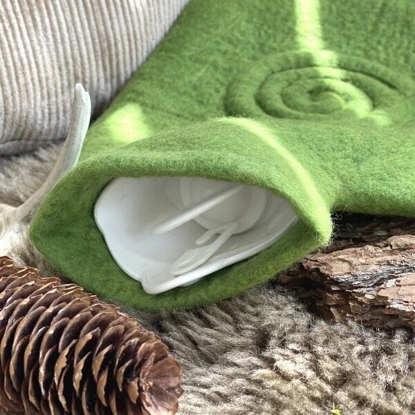 Termofor Hugo Frosch Classic s plstěným obalem ze 100 % ovčí vlny merino -