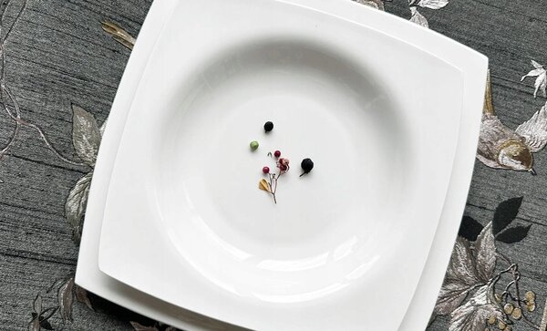 Porcelánový servírovací tác Verto 35 x 23 cm, bílý