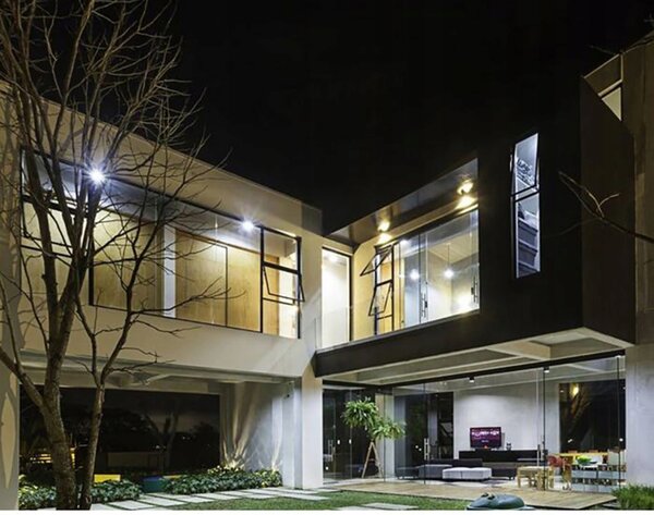 LED reflektor halogen 50W IP65 s čidlem LEDVANCE