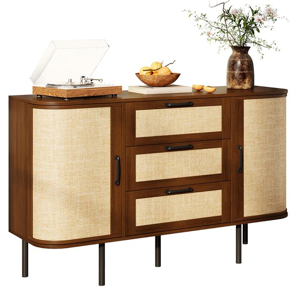 Komoda Moonbite, šířka 120 cm, se 2 dvířky a 3 zásuvkami, zaoblené rohy, proplétaná texturou, materiál: MDF, povrchová úprava: ořech