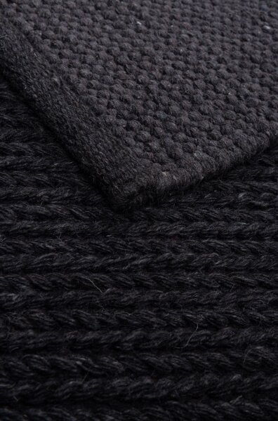Přírodní koberec FIR WOOL 70x140 cm 2600 g/m2 antracit