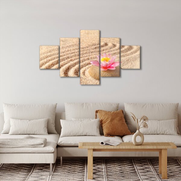 Obraz kamene s květinou na písku (125x70 cm)