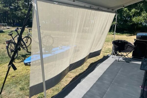 Sluneční clona k markýze , čelní VÝŠKA: +/- 250 cm, ŠÍŘKA: 240 cm