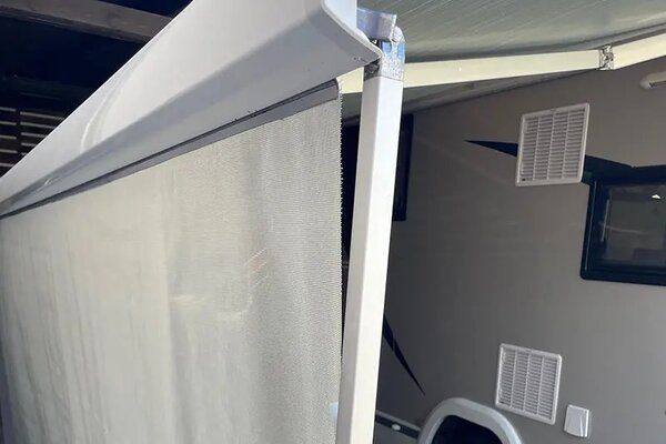 Sluneční clona k markýze , čelní VÝŠKA: +/- 250 cm, ŠÍŘKA: 240 cm