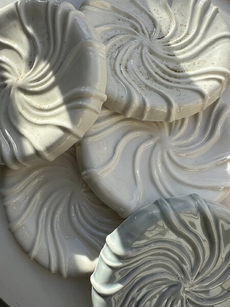 Atelier Marée Porcelánový talířek Tides - Speckled ATM109