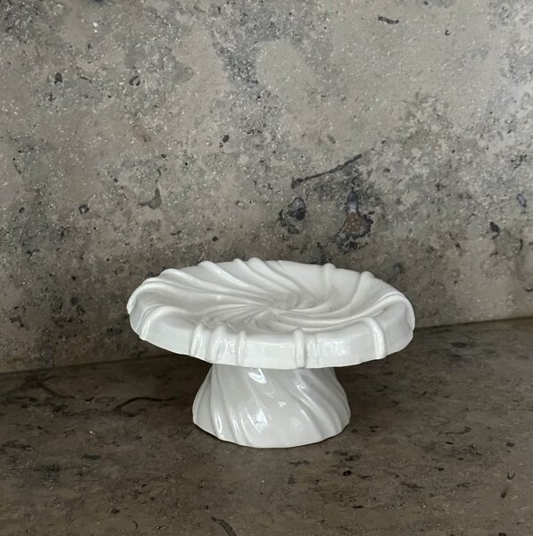 Atelier Marée Porcelánový podnos na dort Tides - White ATM110