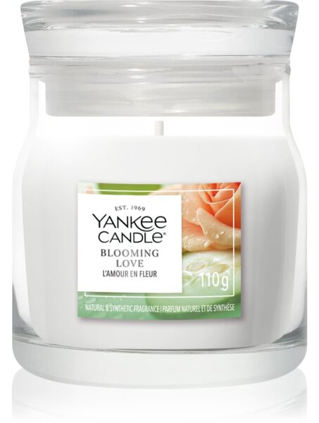 Yankee Candle Blooming Love vonná svíčka Signature 110 g