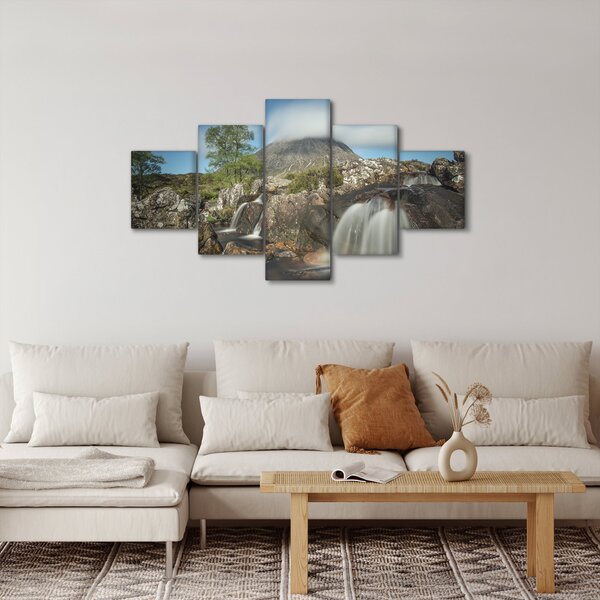 Obraz vodopádů a hory (125x70 cm)