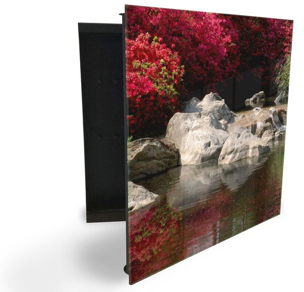 Glasdekor skříňka na klíče - keře s červenými květy nad řekou s kameny - Levé / Černá
