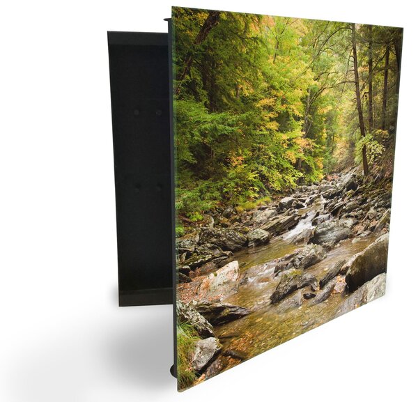 Gladekor skříňka na klíče - dlouhá řeka s kameny v lese - Pravé / Bílá