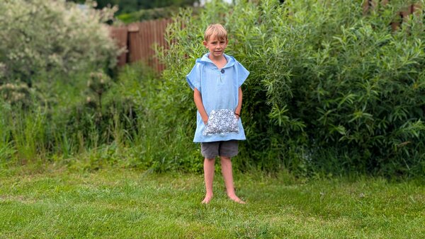Nelly Pončo dětské super soft - světle modrá - kratší verze Rozměr: 98 - 116 cm