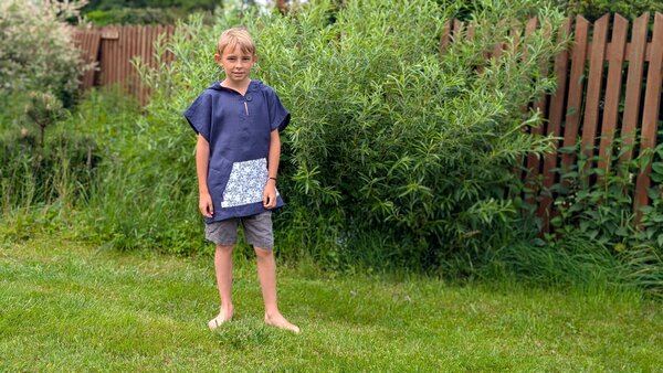 Nelly Pončo dětské super soft - tmavě modrá - kratší verze Rozměr: 98 - 116 cm
