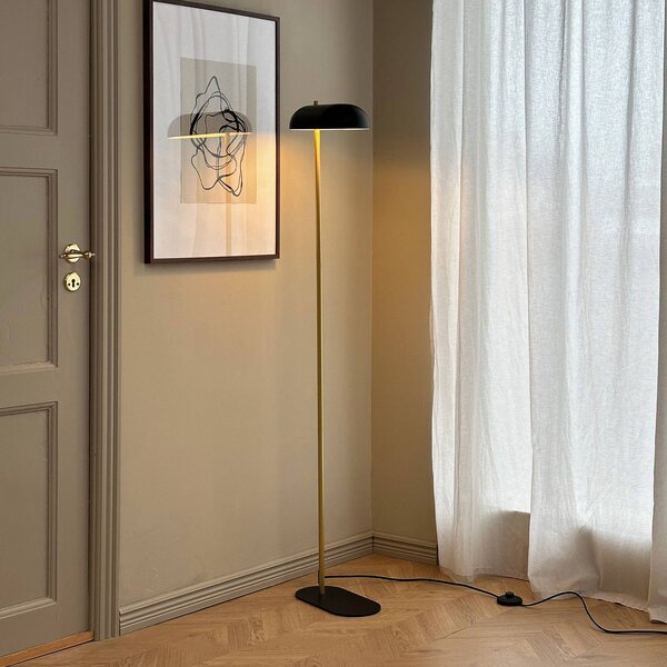 Dyberg Larsen Stojací lampa Arch, černá/mosaz, 143 cm, Černá, Obývací pokoj / jídelna, kov, Vintage