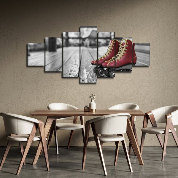 Obraz červených starých kolečkových bot (210x100 cm)