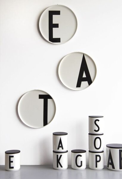 Design Letters Porcelánový hrneček Letters White A - Z Písmeno: C