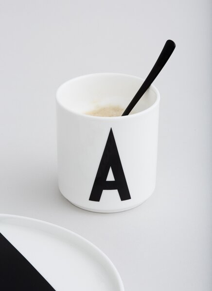 Design Letters Porcelánový hrneček Letters White A - Z Písmeno: C