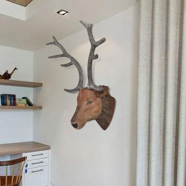 Dekorace na zeď, opravdově vypadající vycpaná hlava jelena