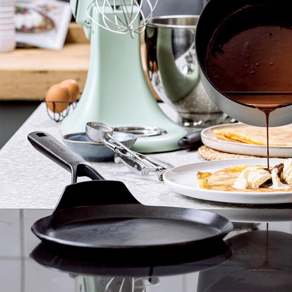 PÁNEV NA LÍVANCE vrstva z keramiky 24 cm KitchenAid - Online Only vaření, Online Only